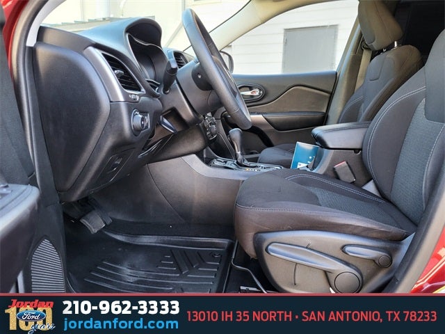 2019 Jeep Cherokee Latitude