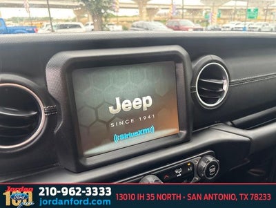 2022 Jeep Gladiator Overland