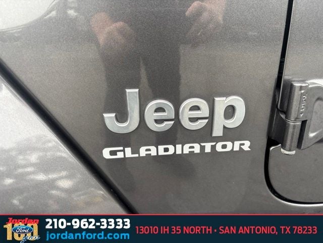 2022 Jeep Gladiator Overland