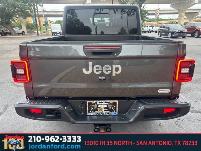 2022 Jeep Gladiator Overland