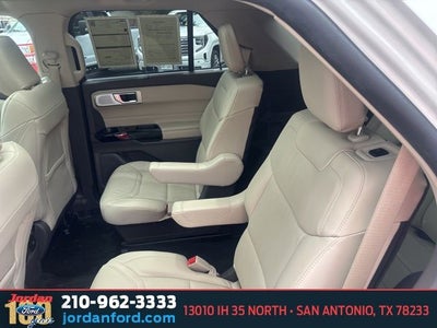 2023 Ford Explorer Platinum Hybrid