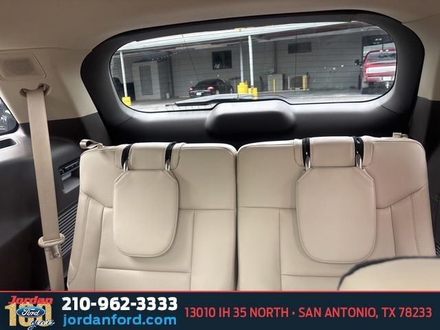 2023 Ford Explorer Platinum Hybrid