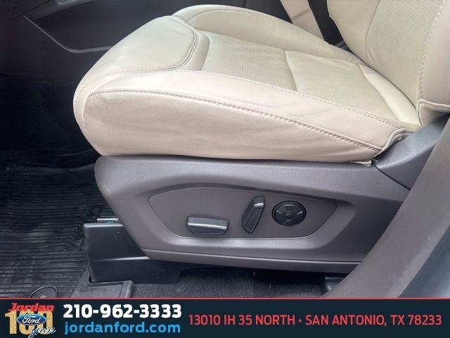2023 Ford Explorer Platinum Hybrid