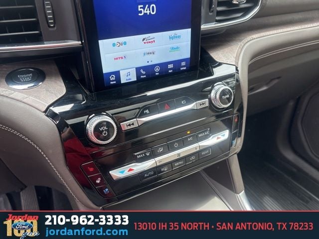 2023 Ford Explorer Platinum Hybrid