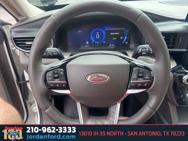 2023 Ford Explorer Platinum Hybrid