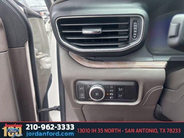 2023 Ford Explorer Platinum Hybrid