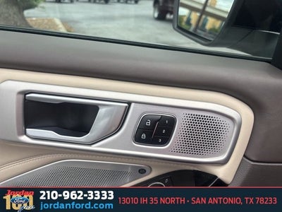 2023 Ford Explorer Platinum Hybrid