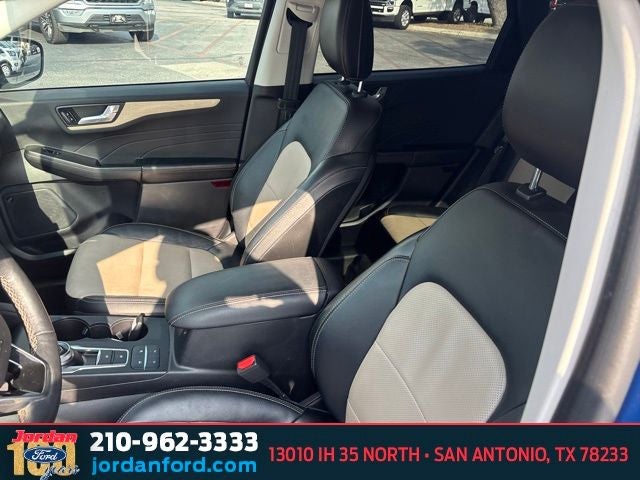 2022 Ford Escape Titanium