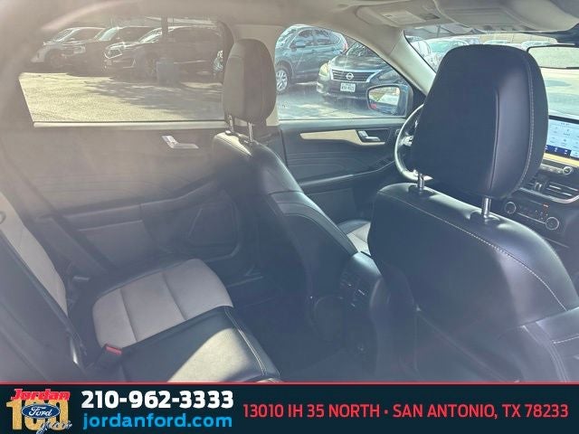 2022 Ford Escape Titanium