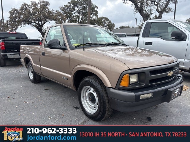 1996 Chevrolet S-10 Base