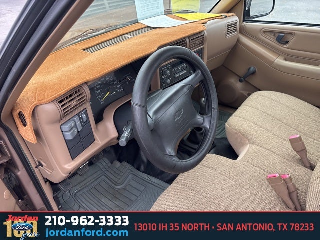 1996 Chevrolet S-10 Base