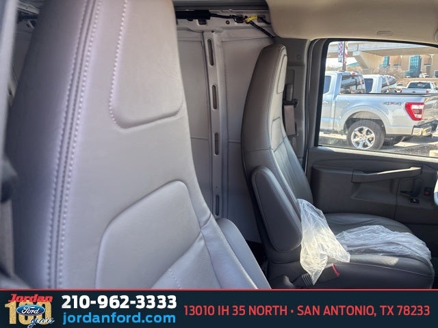 2024 Chevrolet Express 2500 Work Van Cargo