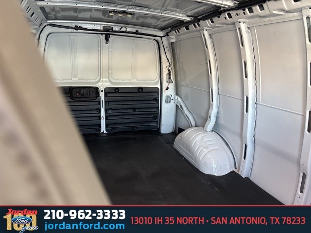 2024 Chevrolet Express 2500 Work Van Cargo