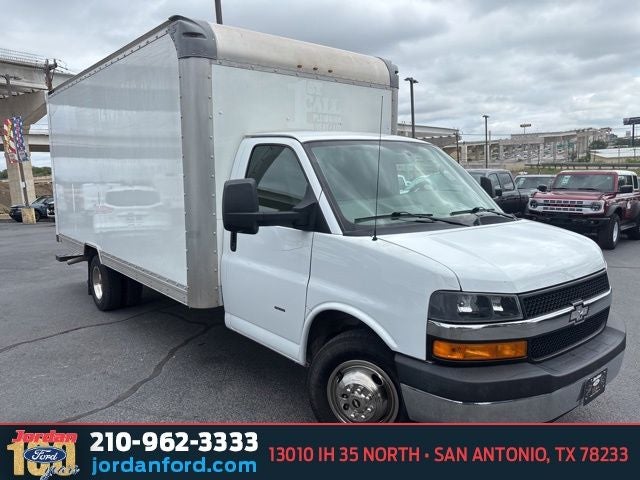2020 Chevrolet Express 3500 Work Van Cutaway