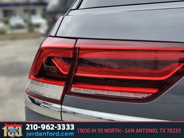 2022 Volkswagen Atlas Cross Sport 3.6L V6 SE w/Technology