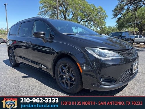 2020 Chrysler Pacifica Touring L