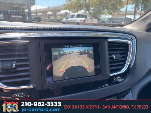 2020 Chrysler Pacifica Touring L