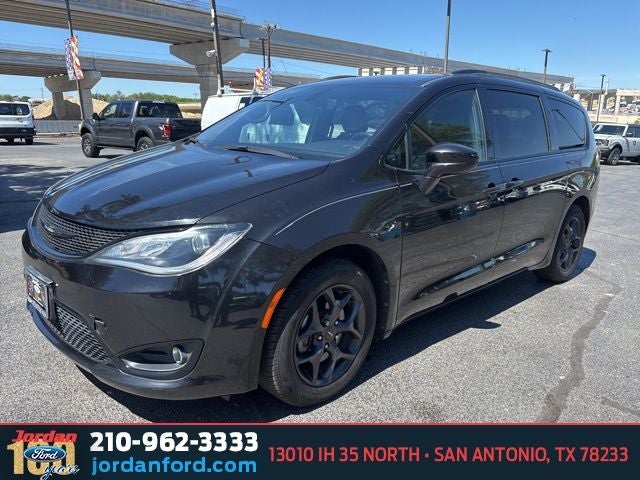 2020 Chrysler Pacifica Touring L