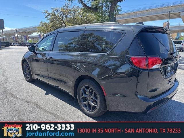 2020 Chrysler Pacifica Touring L