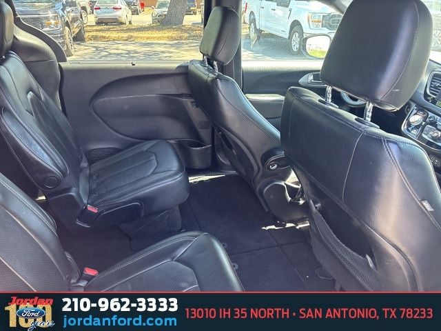 2020 Chrysler Pacifica Touring L