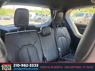 2020 Chrysler Pacifica Touring L