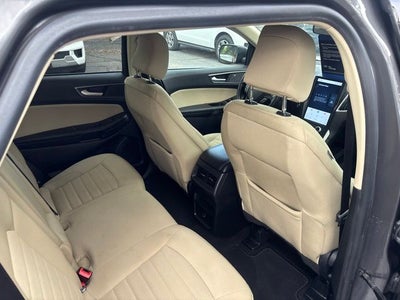2022 Ford Edge SE