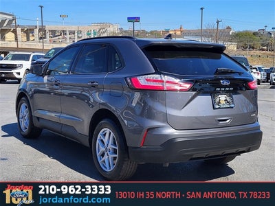 2022 Ford Edge SE