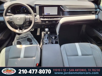 2025 Toyota Camry SE