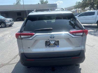 2021 Toyota RAV4 Hybrid XLE
