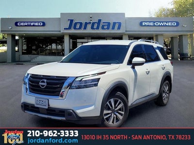 2023 Nissan Pathfinder SL