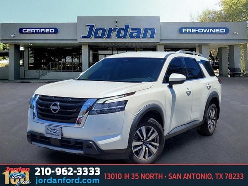 2023 Nissan Pathfinder SL