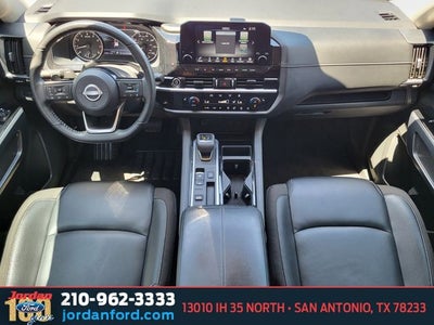 2023 Nissan Pathfinder SL