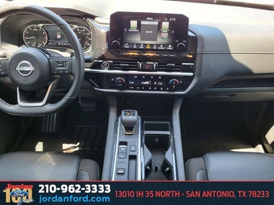 2023 Nissan Pathfinder SL