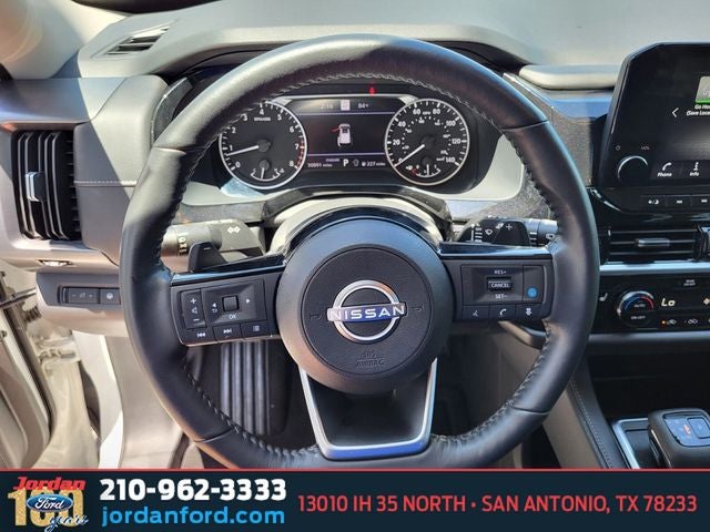 2023 Nissan Pathfinder SL