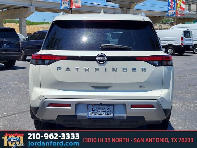 2023 Nissan Pathfinder SL