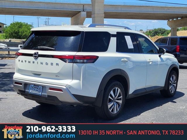 2023 Nissan Pathfinder SL