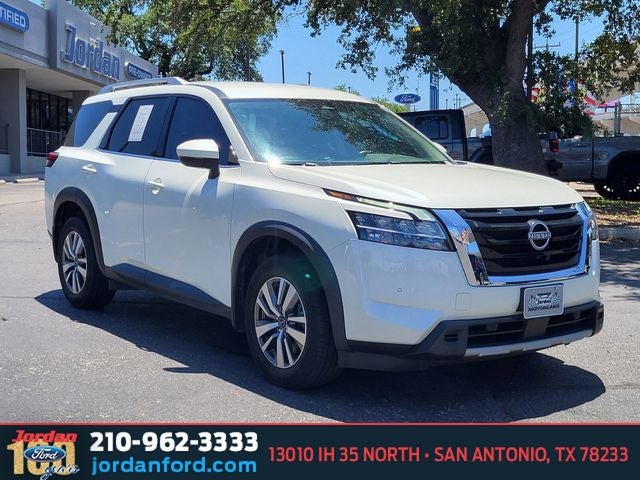 2023 Nissan Pathfinder SL