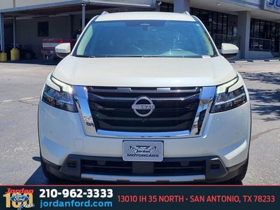 2023 Nissan Pathfinder SL