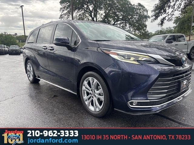 2024 Toyota Sienna Platinum 7 Passenger