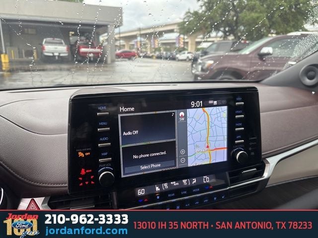 2024 Toyota Sienna Platinum 7 Passenger