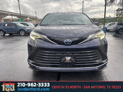 2024 Toyota Sienna Platinum 7 Passenger