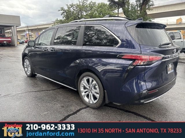 2024 Toyota Sienna Platinum 7 Passenger