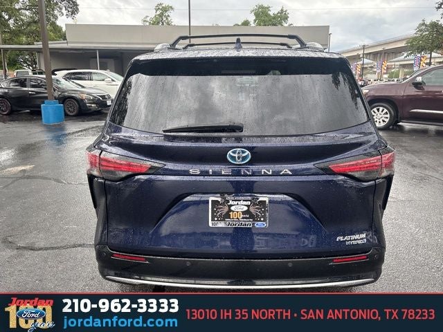 2024 Toyota Sienna Platinum 7 Passenger