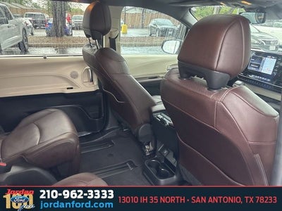2024 Toyota Sienna Platinum 7 Passenger