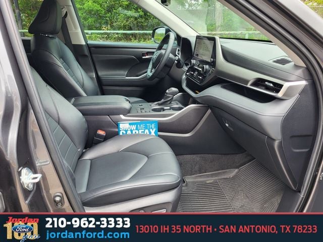 2023 Toyota Highlander Hybrid XLE