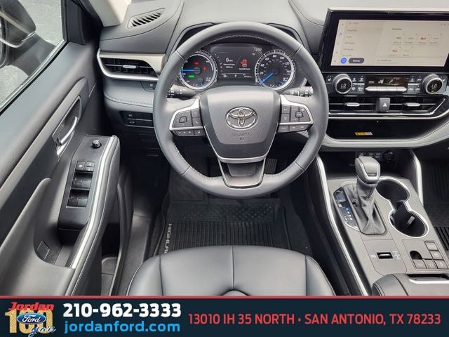 2023 Toyota Highlander Hybrid XLE