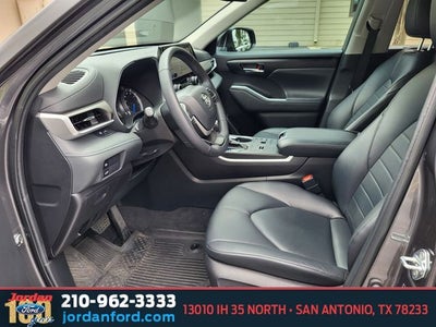2023 Toyota Highlander Hybrid XLE