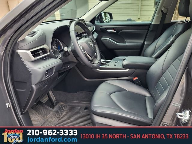 2023 Toyota Highlander Hybrid XLE