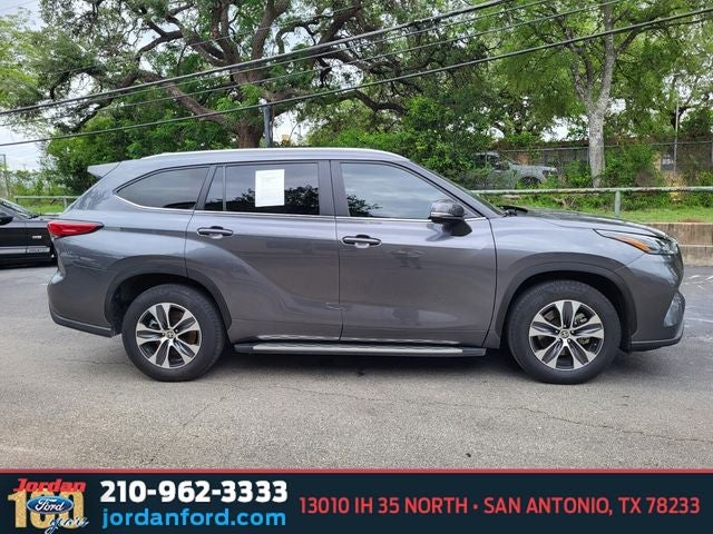 2023 Toyota Highlander Hybrid XLE