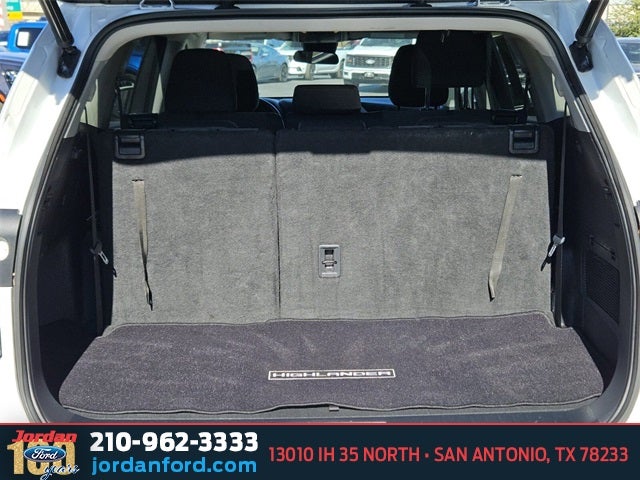 2023 Toyota Highlander LE